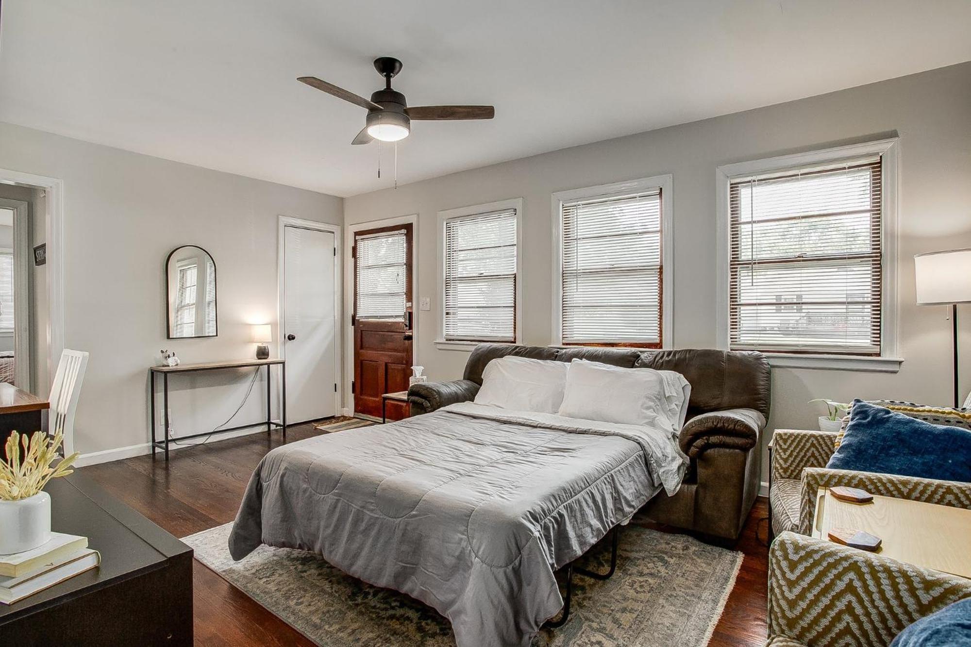 Chic Home With Huge Grassy Yard 7 Mins To Arrowhead Stadium 独立城 外观 照片