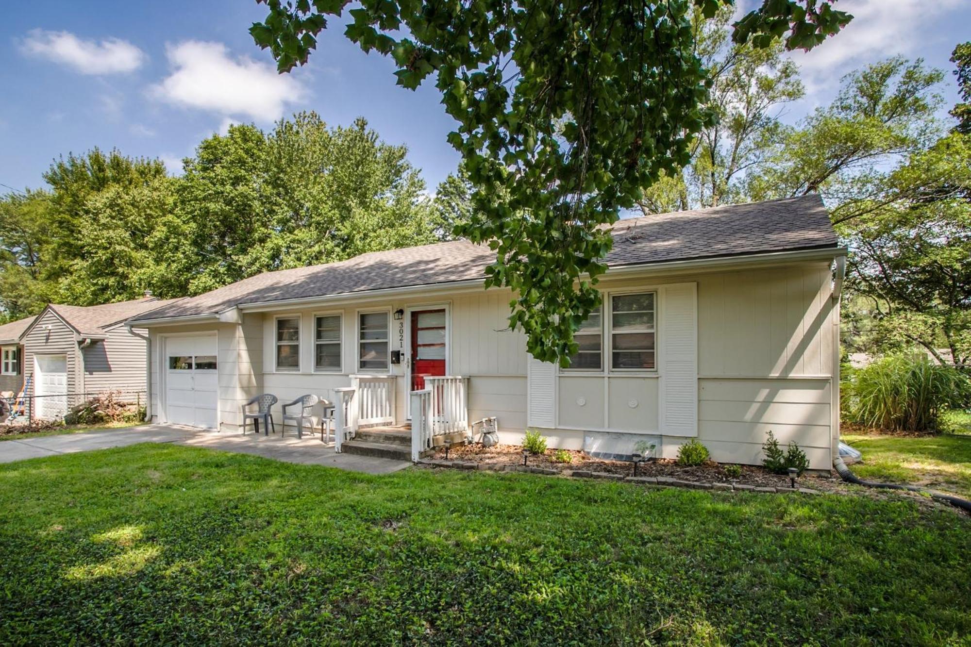 Chic Home With Huge Grassy Yard 7 Mins To Arrowhead Stadium 独立城 外观 照片