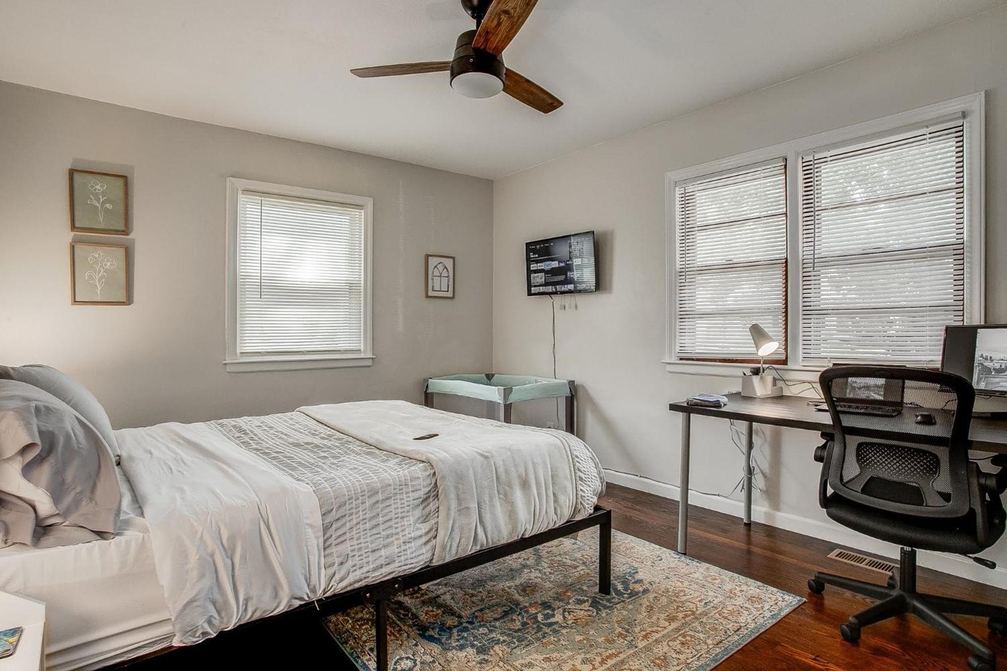 Chic Home With Huge Grassy Yard 7 Mins To Arrowhead Stadium 独立城 外观 照片